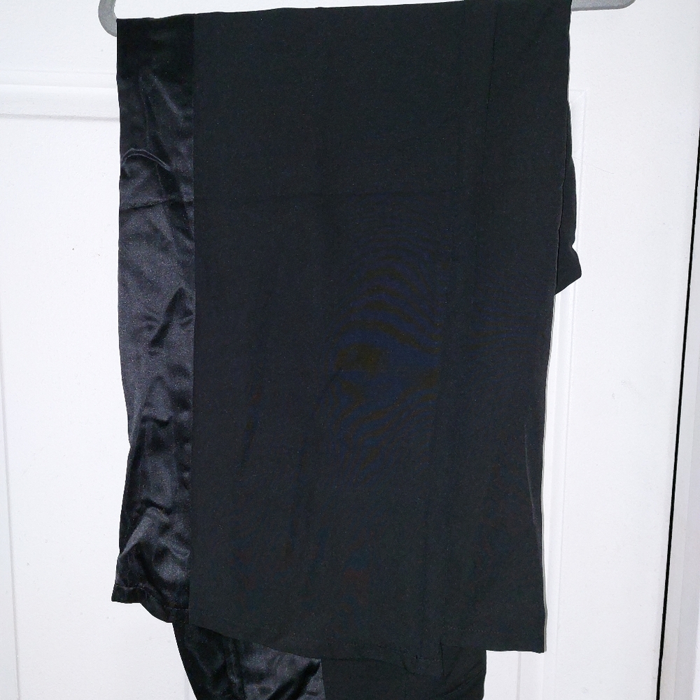 NWT Fashion nova tuxedo style suit